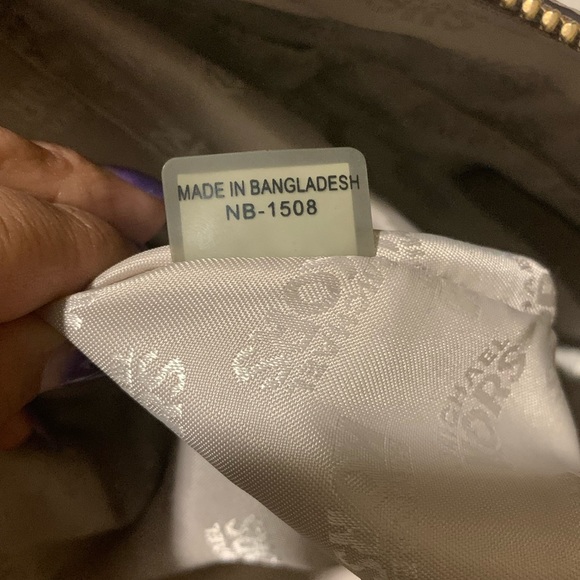 EUC Michael Kors “Gilmore” Medium Satchel. - Picture 7 of 8